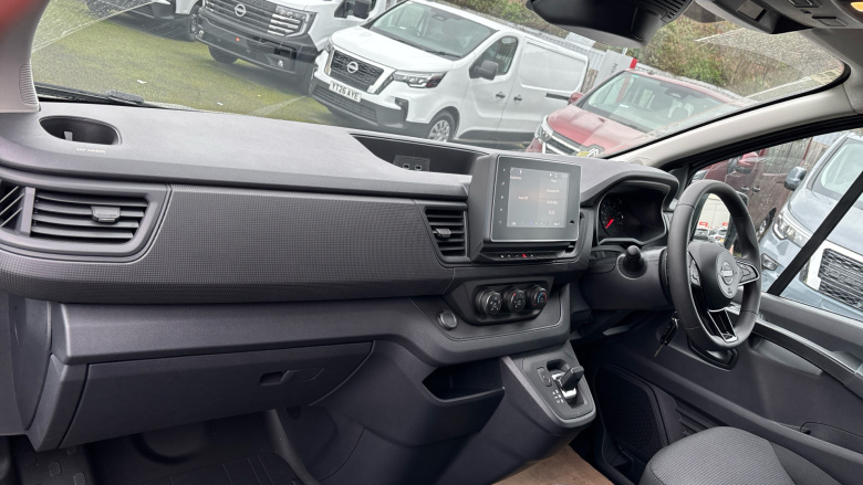 Nissan Primastar 30 L2 Diesel 2.0 dCi 150ps H1 Acenta Van Auto